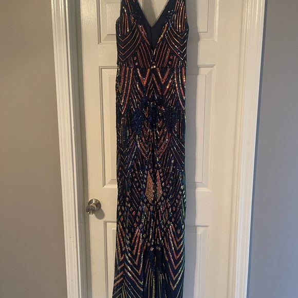 David’s bridal Jules & Cleo v-neck, sequin gown, size 6 $150 - Picture 4 of 6